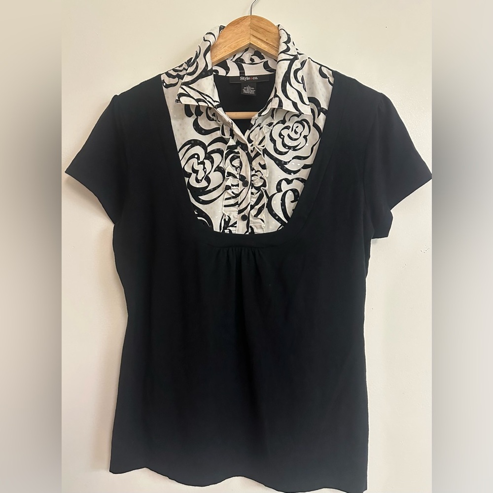 New York & Company Black and White Floral Blouse